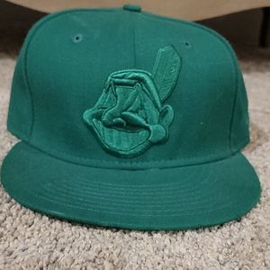Green Cleveland fitted hat sz 7 3/8